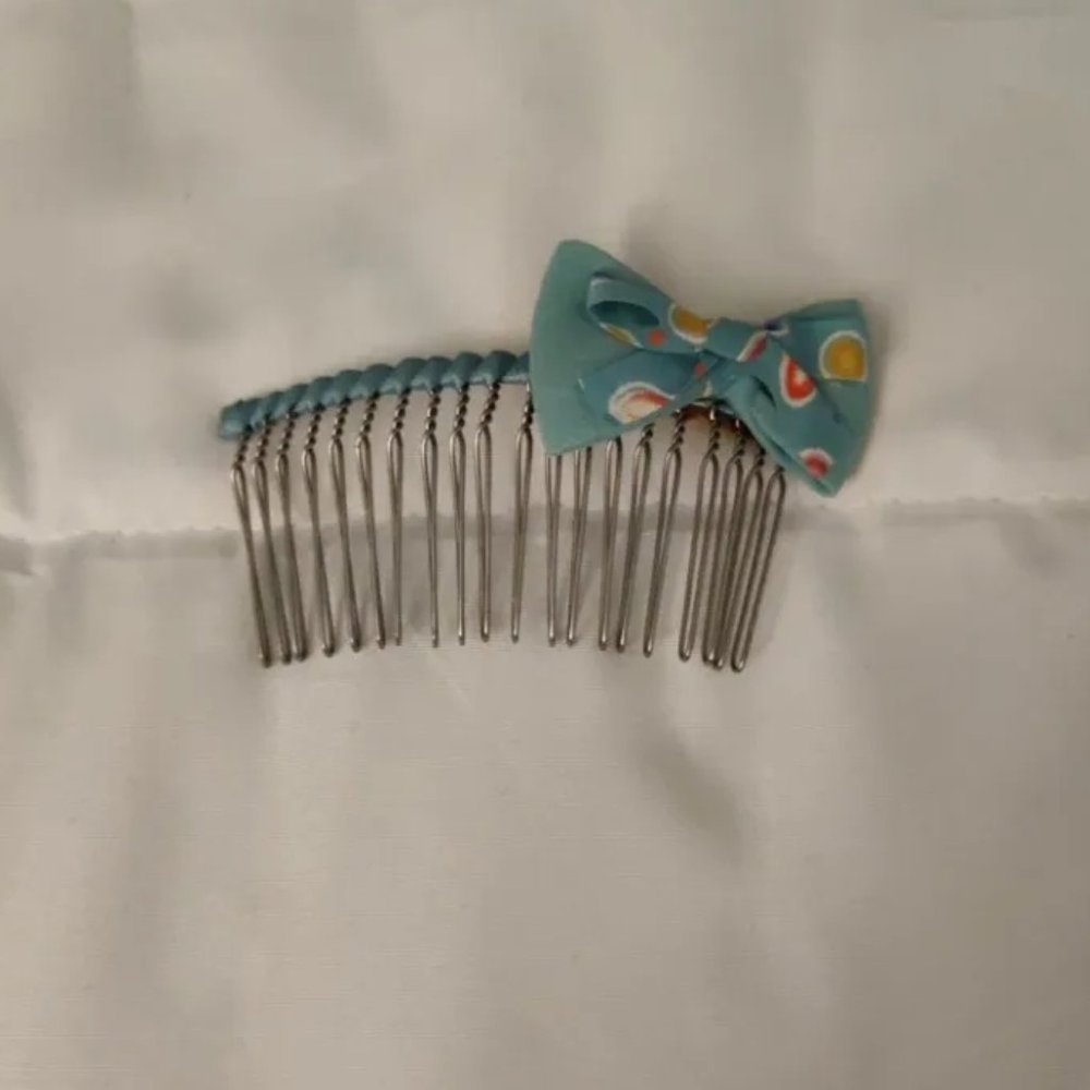 Blue Bowtie Hairpin
